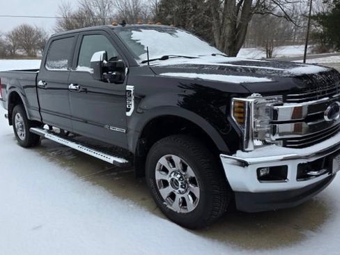 Used 2019 Ford F350 Lariat w/ Lariat Ultimate Package image 3