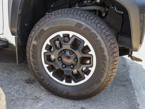 Used 2024 Toyota Tacoma TRD Off-Road w/ TRD Off Road Upgrade Package AWD/4WD image 7