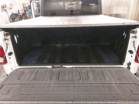 Used 2022 Jeep Gladiator Sport image 12