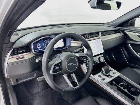 Used 2024 Jaguar XF R-Dynamic SE AWD/4WD image 31