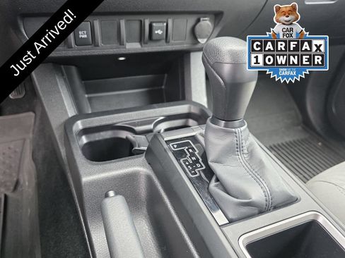 Used 2022 Toyota Tacoma SR AWD/4WD image 17