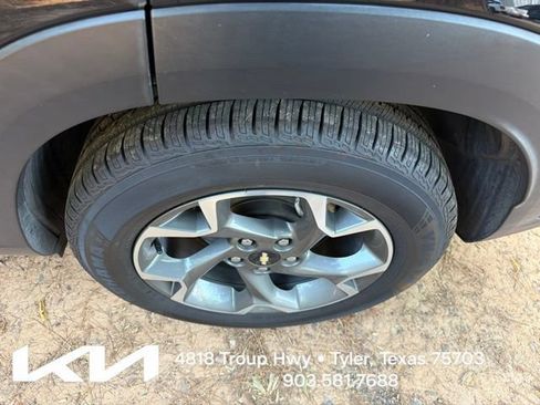 Used 2024 Chevrolet Trax LT FWD image 6