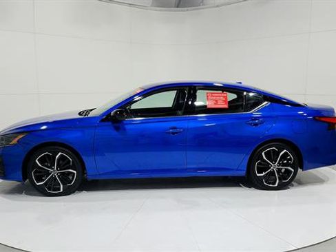 Certified 2025 Nissan Altima 2.5 SR FWD image 5