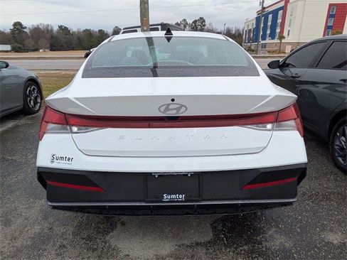 Used 2024 Hyundai Elantra SEL image 5