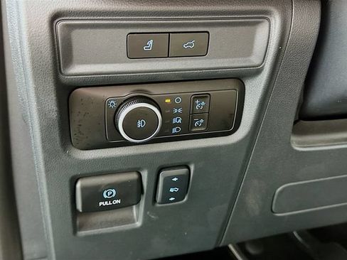 Used 2024 Ford Expedition Limited RWD image 22