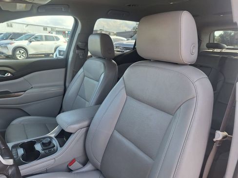 Used 2021 GMC Acadia SLT image 11