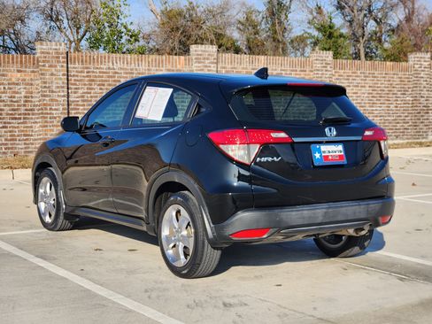 Used 2020 Honda HR-V LX image 8