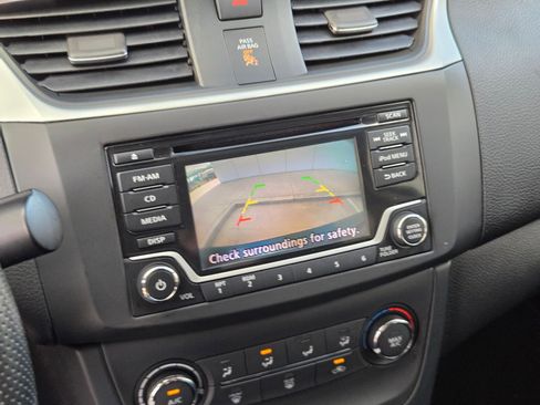 Used 2018 Nissan Sentra S image 18