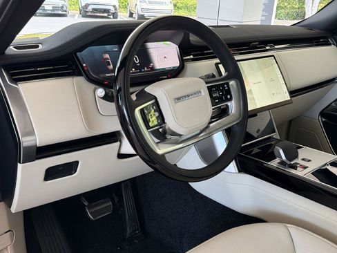 New 2026 Land Rover Range Rover Long Wheelbase SE image 4