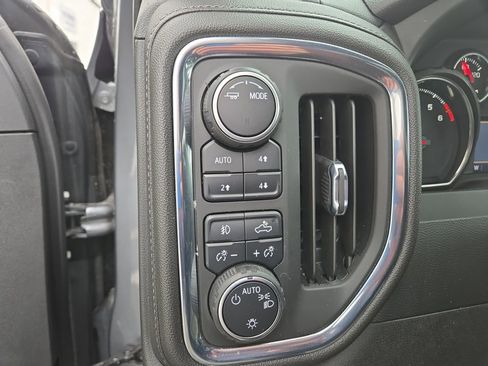 Used 2022 Chevrolet Silverado 1500 LT Trail Boss w/ Convenience Package II image 24