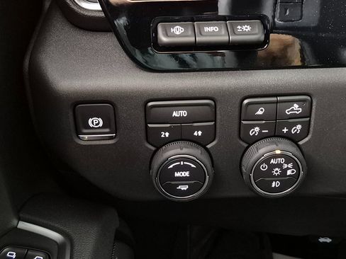 New 2026 Chevrolet Silverado 1500 LTZ w/ LTZ Premium Package image 16