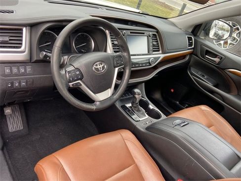 Used 2019 Toyota Highlander Limited Platinum image 20