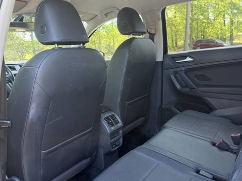 Used 2019 Volkswagen Tiguan SE w/ 3rd Row Seat Package image 18