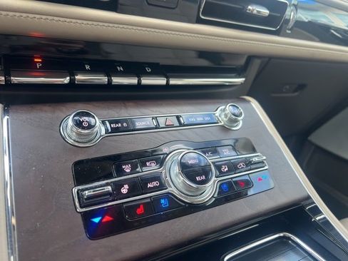 Used 2021 Lincoln Aviator Reserve w/ Equipment Group 202A image 18