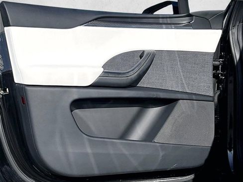 Used 2023 Tesla Model X Plaid image 17