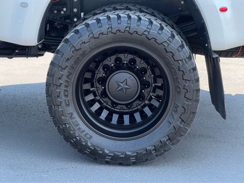 Used 2024 Ford F350 Platinum AWD/4WD image 14