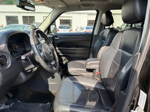 Used 2016 Jeep Patriot High Altitude AWD/4WD image 2