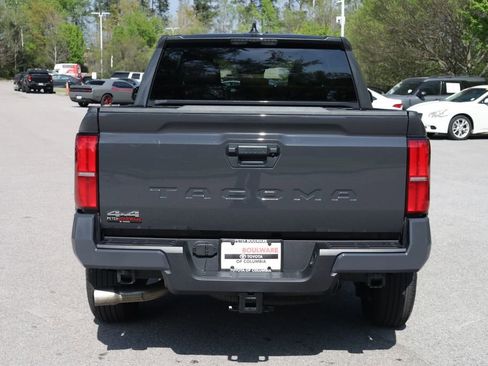 Used 2025 Toyota Tacoma SR5 image 5