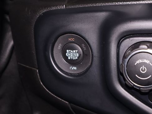 Used 2019 Jeep Wrangler Unlimited Sahara w/ Uconnect 4C Nav & Sound Group AWD/4WD image 23