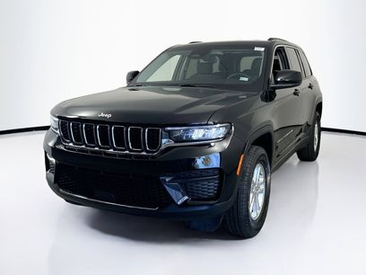 Used 2023 Jeep Grand Cherokee Laredo