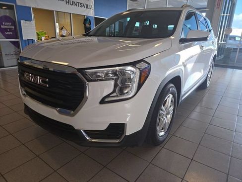 Used 2022 GMC Terrain SLE w/ Driver Convenience Package FWD image 4