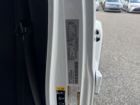 Used 2025 Jeep Wrangler Sahara image 25