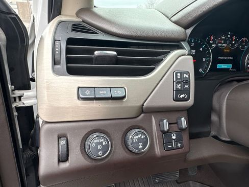 Used 2019 GMC Yukon Denali w/ Denali Ultimate Package image 22