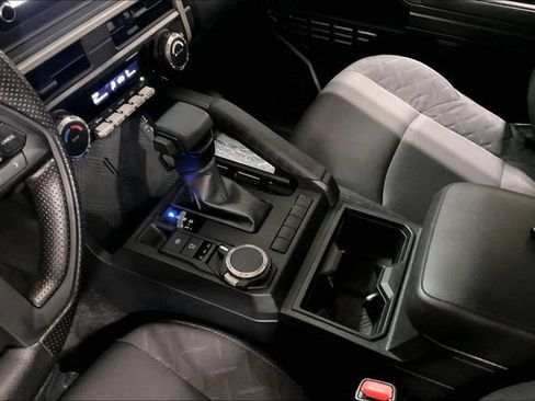 Used 2025 Toyota Tacoma SR w/ SR Upgrade Package AWD/4WD image 15