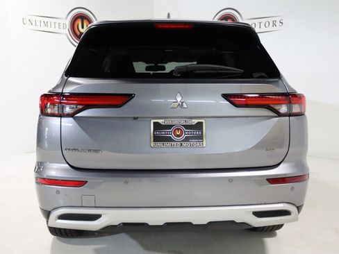 Used 2022 Mitsubishi Outlander SE image 27