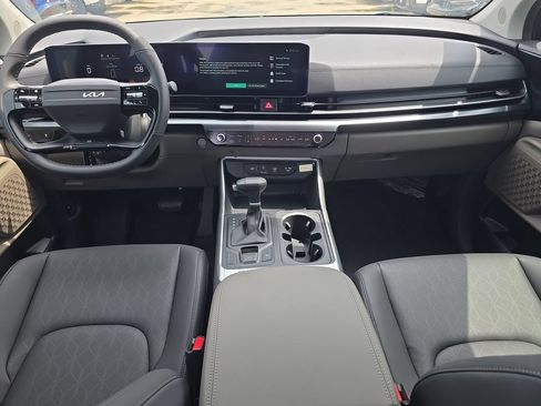 New 2027 Kia Carnival FWD image 12