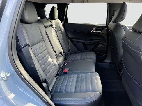 New 2026 Mitsubishi Outlander SE image 30