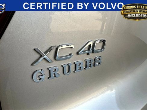 Used 2023 Volvo XC40 B4 Plus FWD image 42