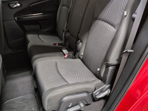 Certified 2018 Dodge Journey SE image 19