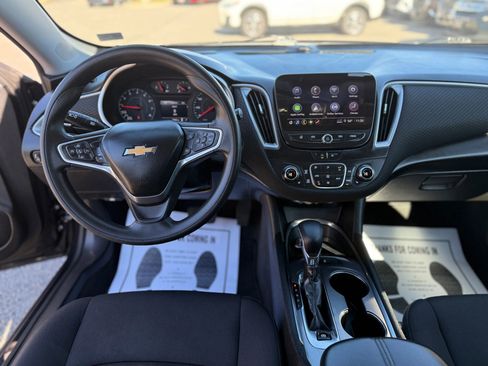 Used 2023 Chevrolet Malibu LT FWD image 17