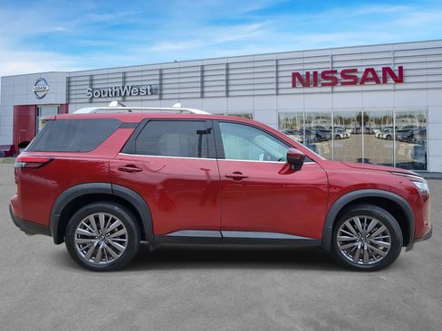 Certified 2023 Nissan Pathfinder SL w/ SL Premium Package image 5