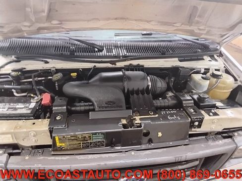Used 2006 Ford E-150 and Econoline 150 RWD image 9