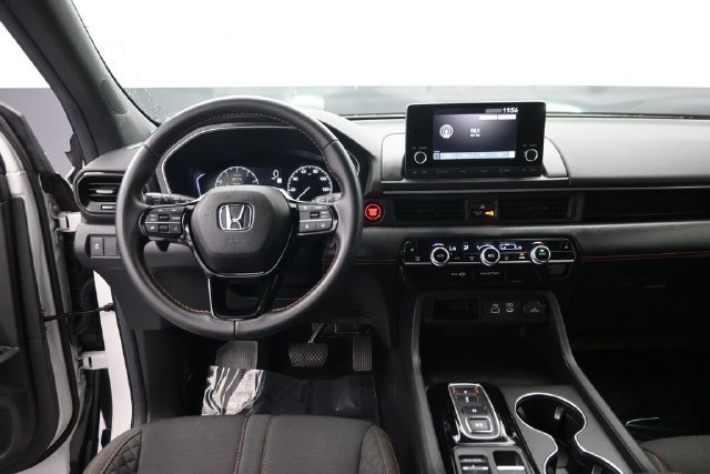 Certified 2025 Honda Pilot Sport image 11