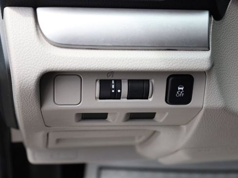 Used 2017 Subaru Forester 2.5i Premium w/ All-Weather Package image 35