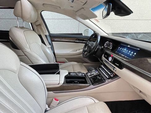 Used 2017 Genesis G90 3.3T Premium image 19