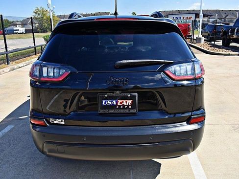 Used 2019 Jeep Cherokee Latitude Plus FWD image 6