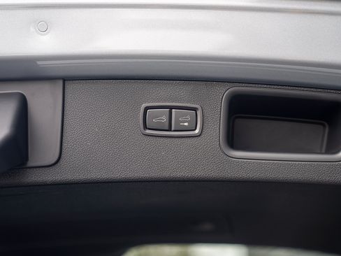Certified 2026 Porsche Macan AWD/4WD image 23