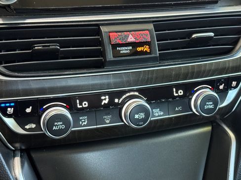 Used 2019 Honda Accord Touring image 29
