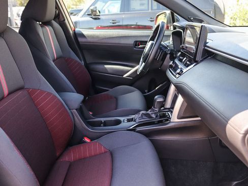 Used 2025 Toyota Corolla Cross AWD Hybrid w/ Moonroof Package image 16