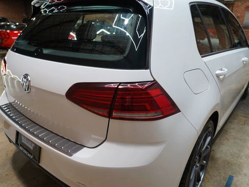 Used 2019 Volkswagen GTI SE image 21