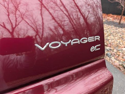 Used 2002 Chrysler Voyager eC image 18