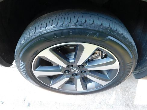 Certified 2023 Honda Pilot Elite image 9