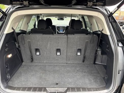 Certified 2025 Subaru Ascent Premium AWD/4WD image 19