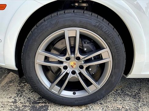 New 2025 Porsche Cayenne Coupe image 15