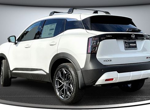 New 2026 Nissan Kicks SR w/ SR Premium Package image 3