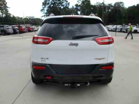 Used 2014 Jeep Cherokee Trailhawk w/ Technology Group AWD/4WD image 21
